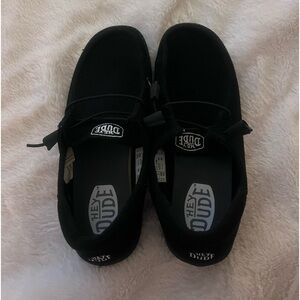 Women’s black hey dudes size 9